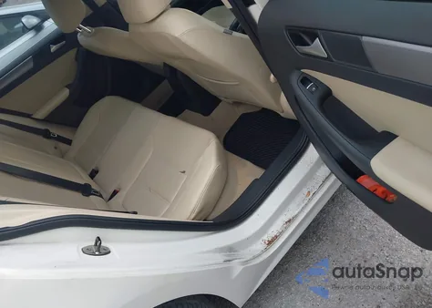 2014 Volkswagen Jetta 2.0L Tdi from USA, damaged, VIN 3VW3L7AJ8EM352748